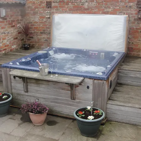 Newsham Grange Farm Bed & Breakfast 4*